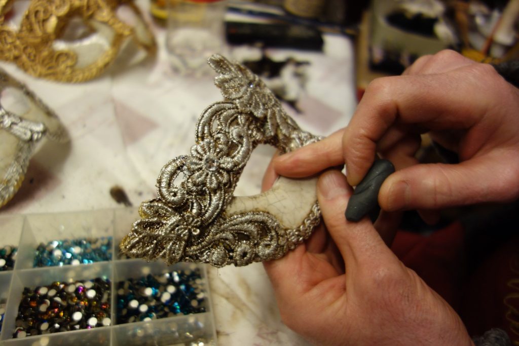 Create your own Venetian mask with Atelier Marega – To Be Venice